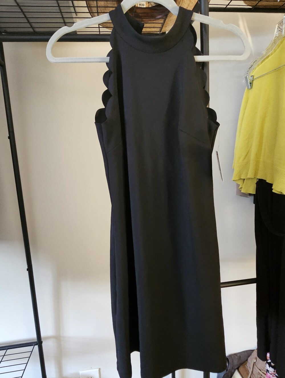 Fortune + Ivy Marina Black Scalloped Sleeveless Shift Dress NWT